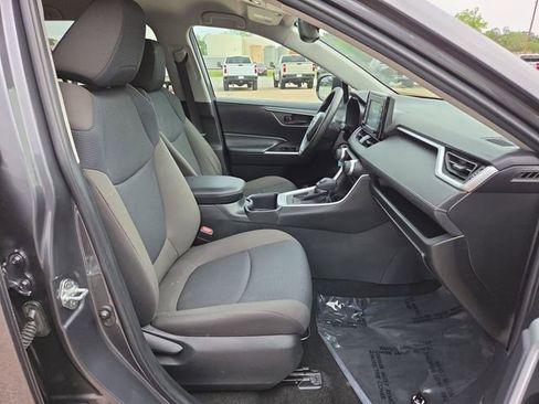 Used 2022 Toyota RAV4 LE FWD image 26