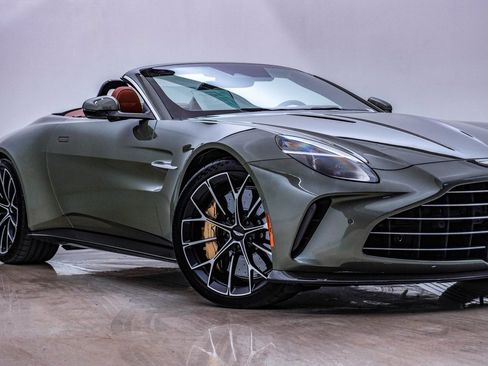 Used 2026 Aston Martin V8 Vantage Roadster image 2