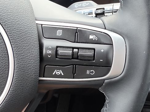 Used 2025 Kia Sportage EX w/ Premium Package FWD image 15