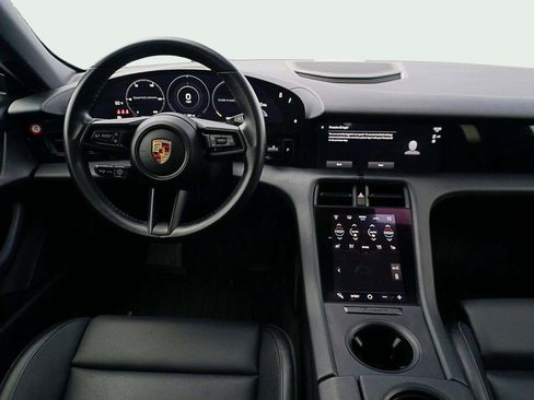 Used 2021 Porsche Taycan image 23