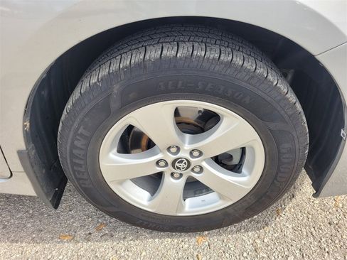 Used 2020 Toyota Sienna LE image 16