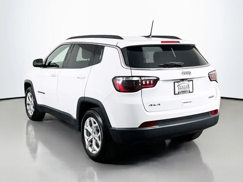 Used 2024 Jeep Compass Latitude AWD/4WD image 5