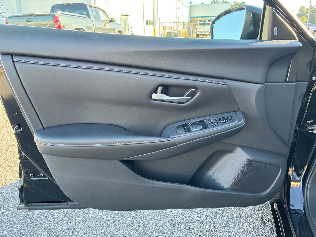 Used 2025 Nissan Sentra SV FWD image 21