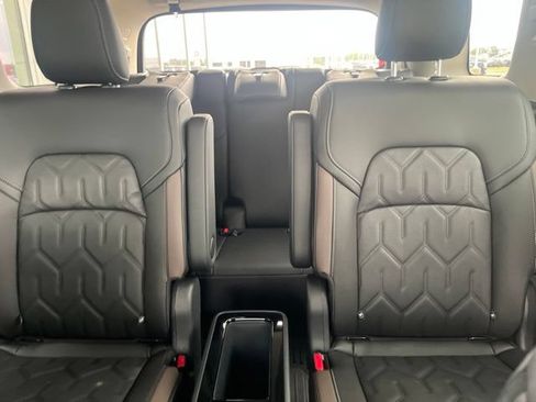 New 2026 Nissan Pathfinder Platinum FWD image 19