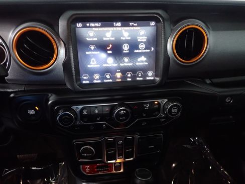 Used 2022 Jeep Gladiator Mojave w/ Cold Weather Group AWD/4WD image 26