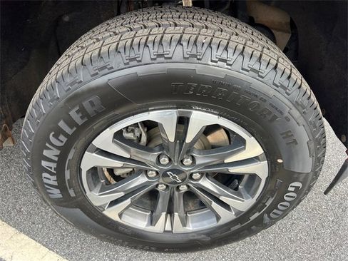 Used 2021 Chevrolet Colorado Z71 w/ LPO, Power Package image 12