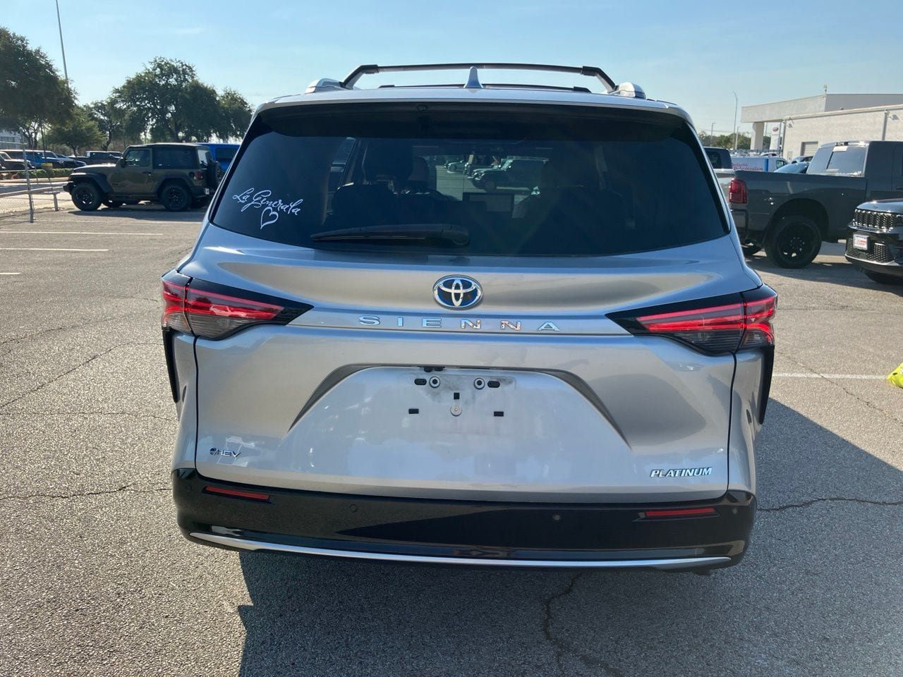 Used 2025 Toyota Sienna Platinum FWD image 5