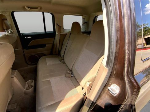 Used 2014 Jeep Patriot Latitude FWD image 21