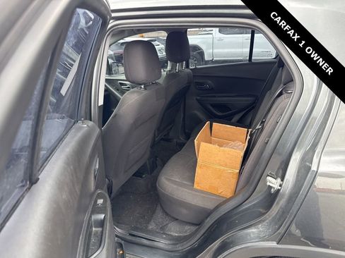 Used 2020 Chevrolet Trax LS FWD image 7