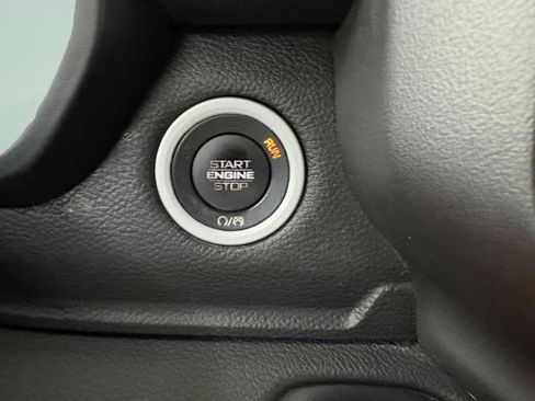 Used 2020 RAM 1500 Rebel AWD/4WD image 17