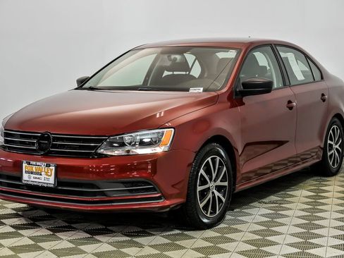 Used 2016 Volkswagen Jetta SE FWD image 5