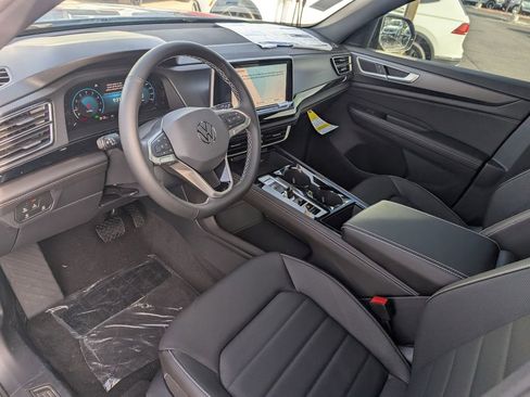 New 2025 Volkswagen Atlas Cross Sport SEL image 10
