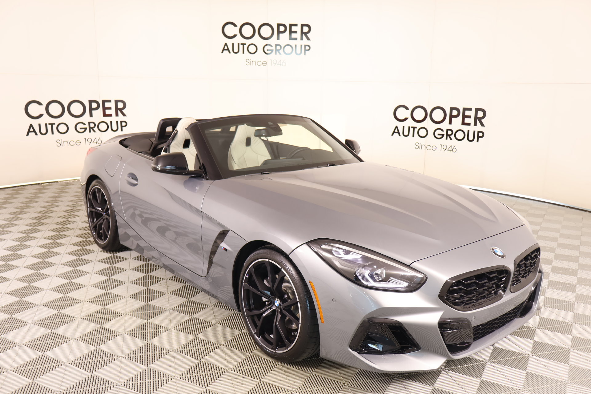 Used 2026 BMW Z4 sDrive30i w/ Premium Package RWD image 1