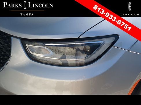 Used 2024 Chrysler Pacifica Touring-L w/ Uconnect Theater Family Group FWD image 11