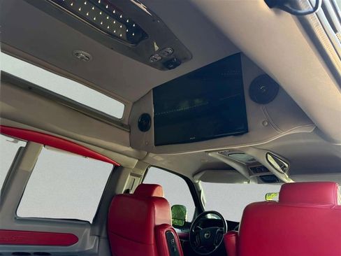 Used 2018 GMC Savana 2500 w/ Enhanced Convenience Package RWD image 18