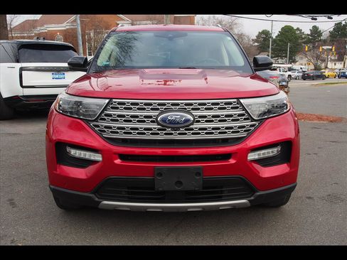 Used 2021 Ford Explorer Limited w/ Equipment Group 301A image 8