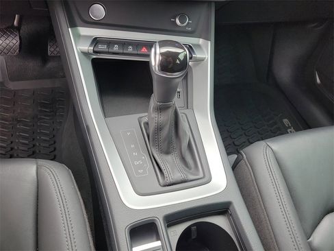 Used 2020 Audi Q3 2.0T Premium w/ Convenience Package image 38