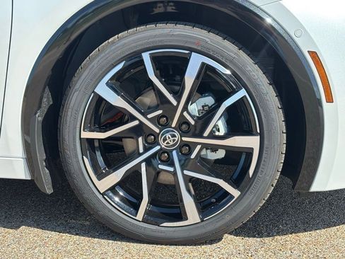 New 2025 Toyota Prius Plug-In Hybrid image 7