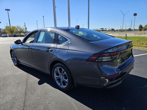 Used 2023 Honda Accord EX image 4