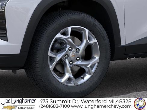 New 2026 Chevrolet Trax LS w/ LS Convenience Package FWD image 9
