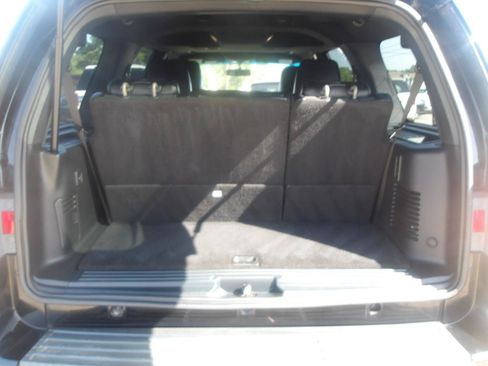 Used 2016 Lincoln Navigator Select RWD image 13