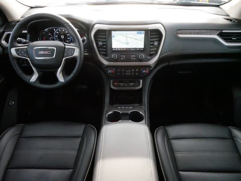 Used 2023 GMC Acadia Denali w/ Black Diamond Edition image 10