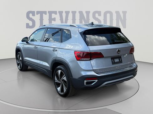 Used 2024 Volkswagen Taos SE AWD/4WD image 3