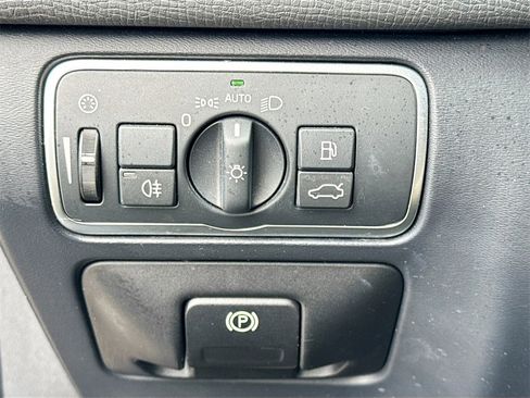 Used 2016 Volvo XC60 T6 w/ Proximity Package image 11