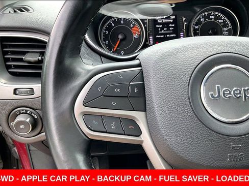 Used 2019 Jeep Cherokee Latitude Plus AWD/4WD image 11