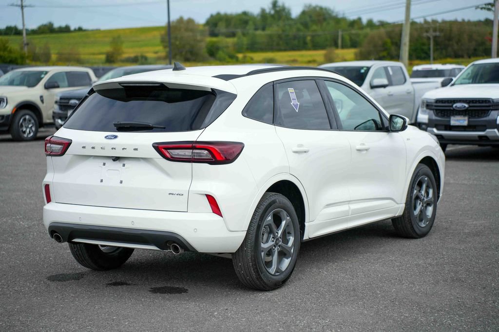 Used 2023 Ford Escape ST-Line Select w/ Tech Pack #1 AWD/4WD image 5
