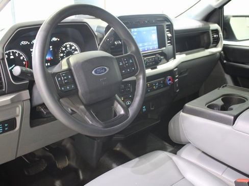 Used 2022 Ford F150 XL w/ Trailer Tow Package image 9
