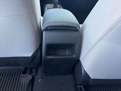 Used 2020 Toyota Corolla LE FWD image 11
