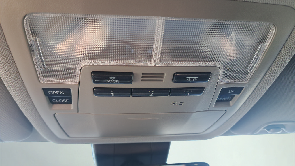 Used 2018 Toyota Highlander SE AWD/4WD image 27