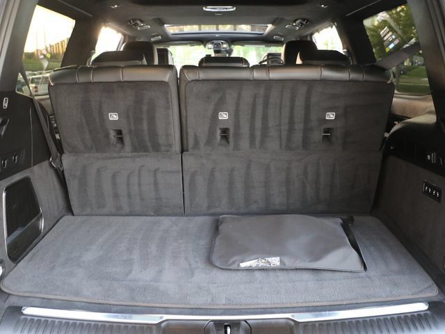 Used 2023 Jeep Grand Wagoneer Series III w/ Rear Seat Video Group 1 AWD/4WD image 15