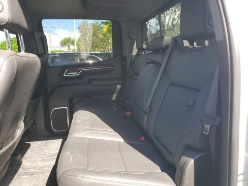 Used 2023 GMC Sierra 1500 Elevation w/ Elevation Premium Package image 4