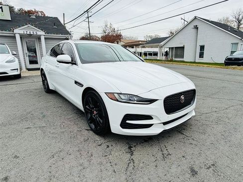 Used 2020 Jaguar XE S RWD image 8