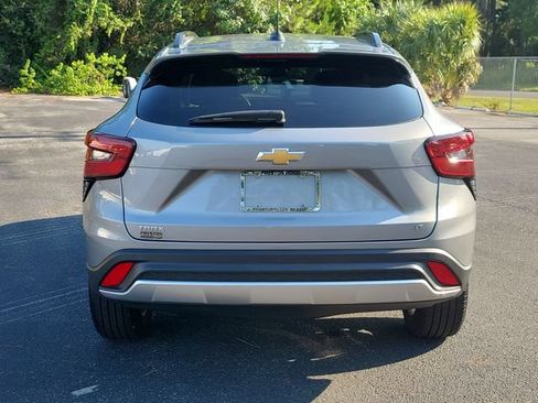 Certified 2026 Chevrolet Trax LT w/ Driver Confidence Package FWD image 5