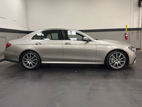 Used 2023 Mercedes-Benz E 350 4MATIC Sedan image 3