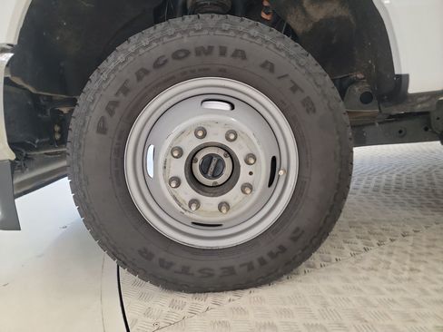Used 2025 Ford F350 XLT w/ FX4 Off-Road Package AWD/4WD image 10