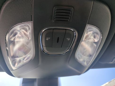 Used 2024 Jeep Compass Latitude image 26