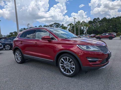 Used 2017 Lincoln MKC Reserve FWD image 2