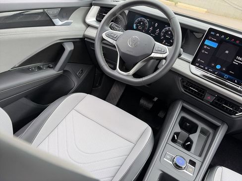 New 2026 Volkswagen Tiguan SE AWD/4WD image 10