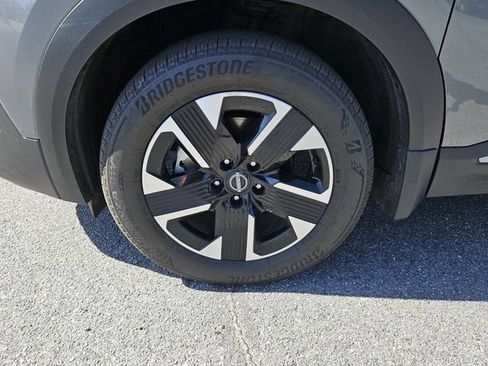 Used 2025 Nissan Kicks SR AWD/4WD image 9