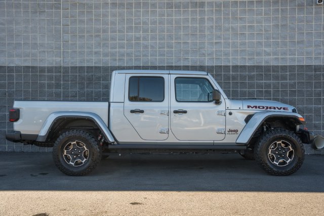 Used 2023 Jeep Gladiator Mojave w/ LED Lighting Group AWD/4WD image 4