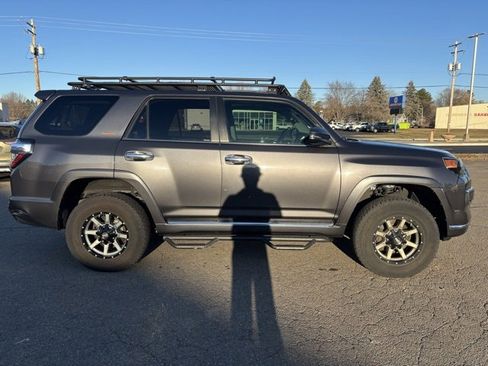 Used 2017 Toyota 4Runner Limited image 8