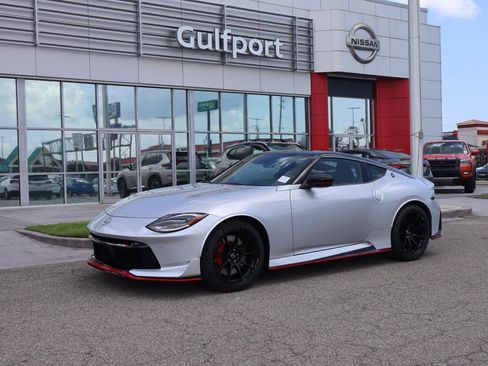 New 2025 Nissan Z NISMO w/ Floor Mat Package image 2