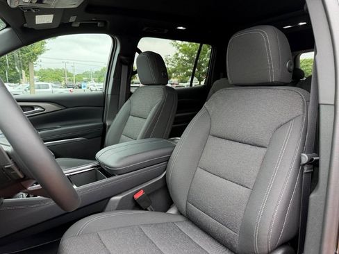 New 2026 Chevrolet Traverse LT w/ Sun and Wheel Package FWD image 13