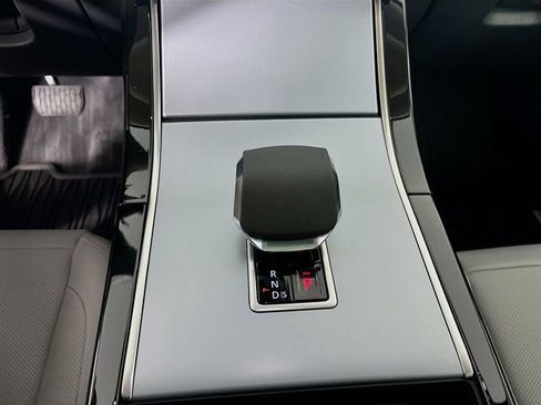 Used 2024 Land Rover Range Rover Velar S image 19