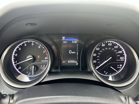 Certified 2021 Toyota Camry SE image 20