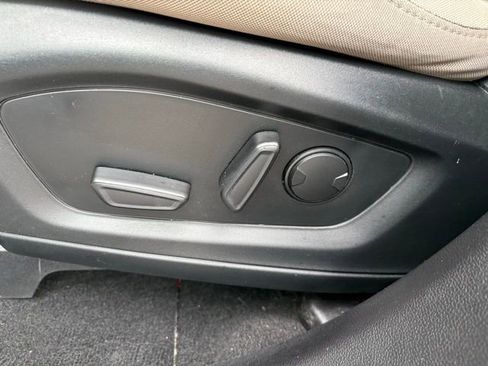 Used 2020 Ford Explorer XLT w/ Class III Trailer Tow Package image 18